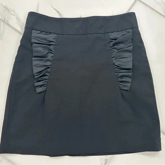 French Connection Dresses & Skirts - French Connection Women’s Black Ruffle Mini Skirt Size 2 Pockets Zipper Back